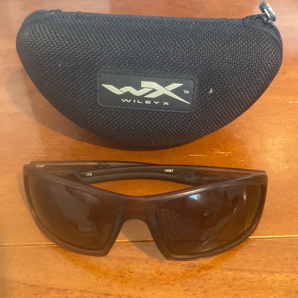 Wiley X Echo Sunglasses. Tortoise frame. Polarized Amber Lens.